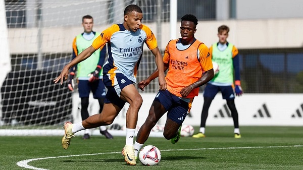 Entrenamiento tras la denuncia a Mbappé por violación