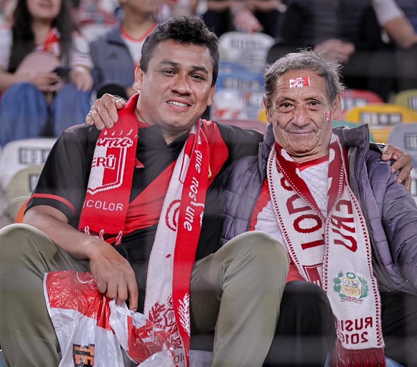 Hinchada selección peruana