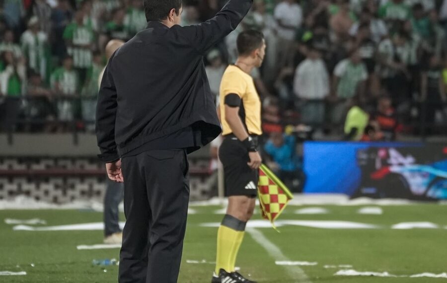 Efraín Juárez renuncia a Atlético Nacional